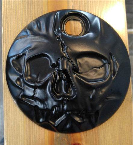 3D skull stretching through Flat touring fuel door